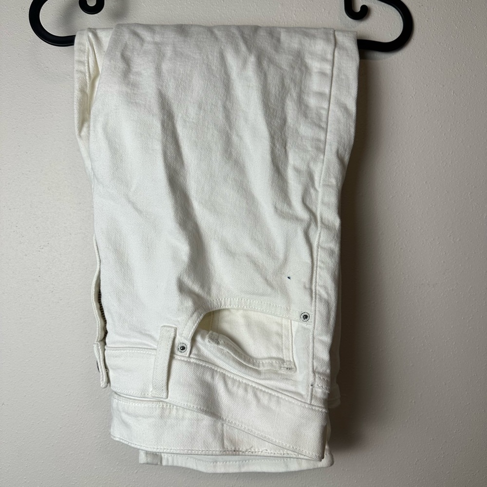 White levis jeans for women. They are mid rise